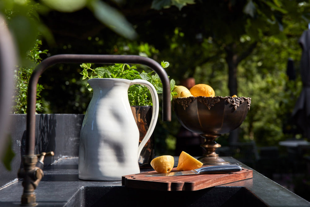 Dutchdeluxes - Luxury - Earthenware - Carafe - Ceramic - Handmade - Anti-drip - White