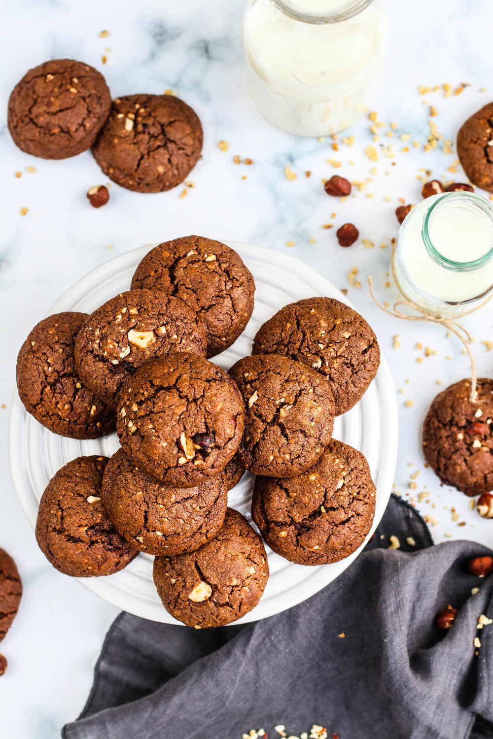 Dutchdeluxes - Handmade - Cake Stand - 25 cm Diameter - White