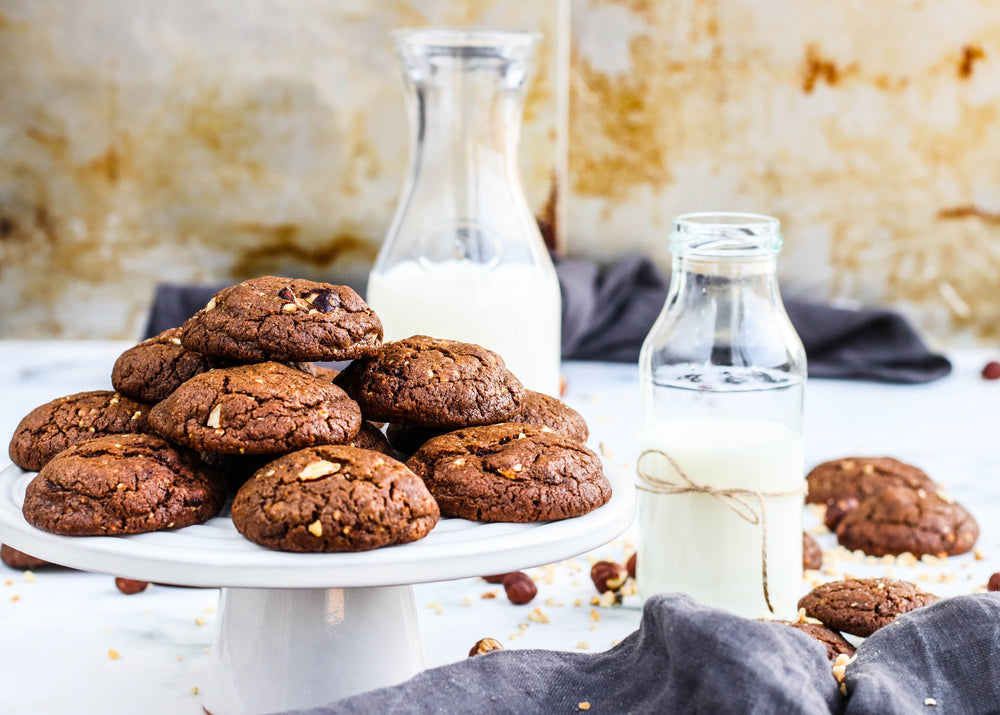Dutchdeluxes - Handmade - Cake Stand - 25 cm Diameter - White