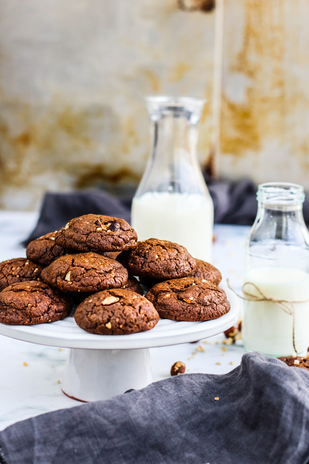 Dutchdeluxes - Handmade - Cake Stand - 25 cm Diameter - White