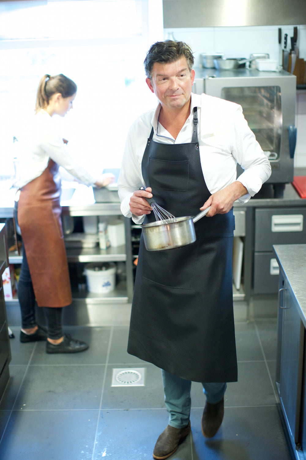 Dutchdeluxes - Unique - Handmade - Leather - Kitchen - Barbecue - Apron - Zipper Style - Extra Long - Black