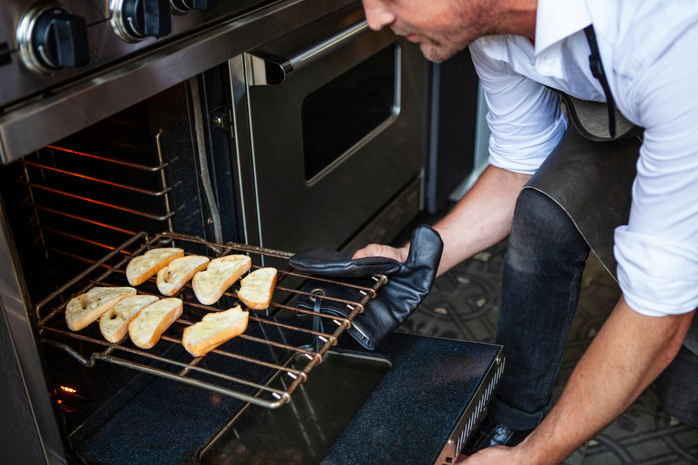 Dutchdeluxes - Oven mitt - (Full-grain) leather - Black - Suitable for barbecue - Incl. gift box