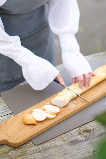 Dutchdeluxes - Breadboard - Cutting board - Serving board - 70x12 cm - Solid oak - XL - Stripe - Brown