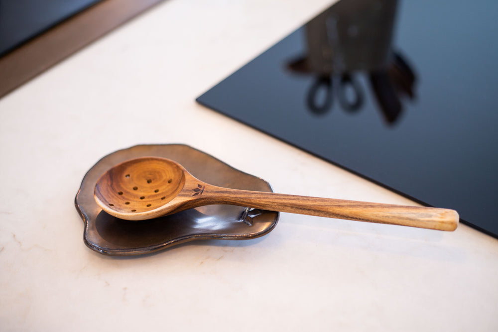 Dutchdeluxes - Ceramic - High-quality - Appetizer plate - With spoon rest - 1 piece - Platinum matte