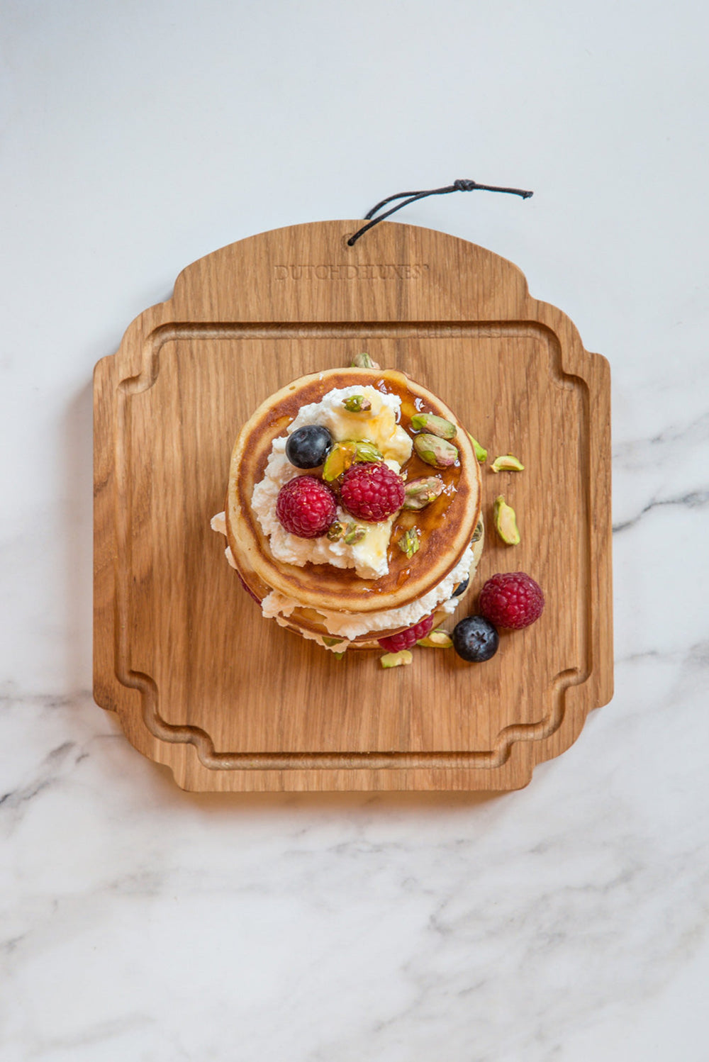 Dutchdeluxes - Handmade - High-quality Wood - Breakfast Board - Serving Board - Bread Board - 21x19.5 cm - Light Brown