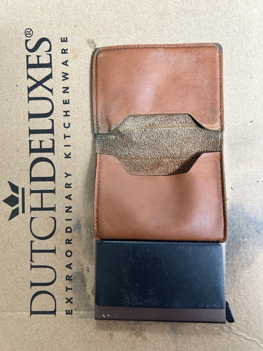 Dutchdeluxes - Maintenance Soap - Cleaning - Bags - Wallets - Purses - Leather - Orange scent