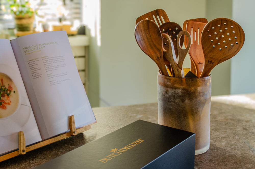 Dutchdeluxes - Giftbox - Acacia Wood - Luxury - Kitchen Set - 8 Kitchen Tools - Stylish - Brown