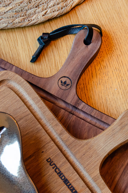 Dutchdeluxes - Handmade - Luxury - Serving and cutting board - Oak wood - Light Brown