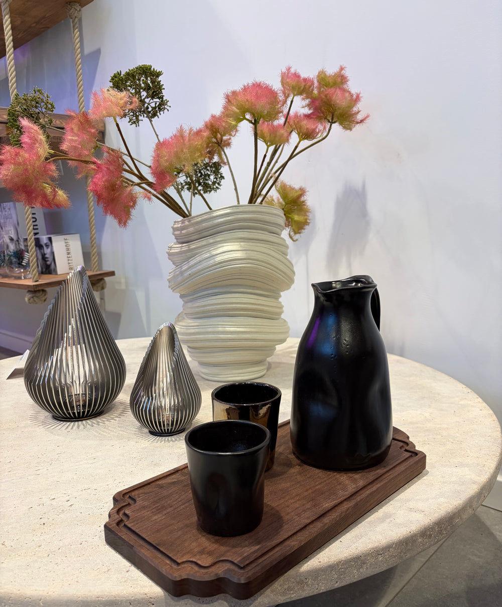 Dutchdeluxes - Luxury - Earthenware 0.75L - Medium - Carafe - Ceramic - Handmade - Anti-drip - Black