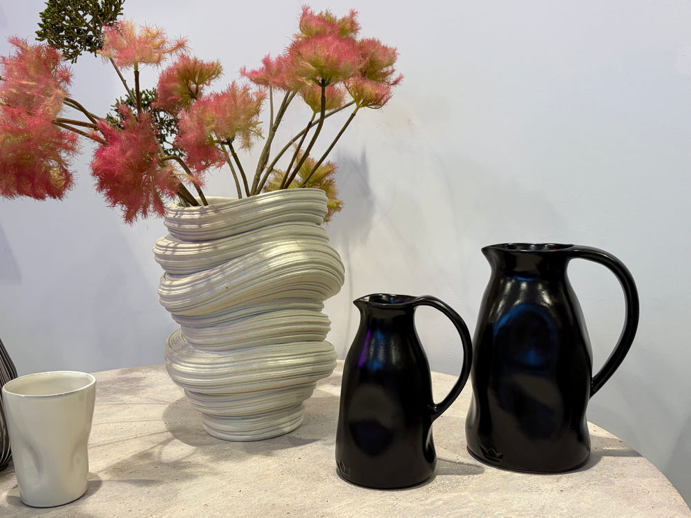 Dutchdeluxes - Earthenware - 2.5L - Large -  Handmade - Luxury carafe - Black