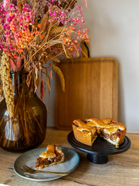 Dutchdeluxes - Baked Ceramic - Cake Stand - Medium - 25 cm Diameter - Black