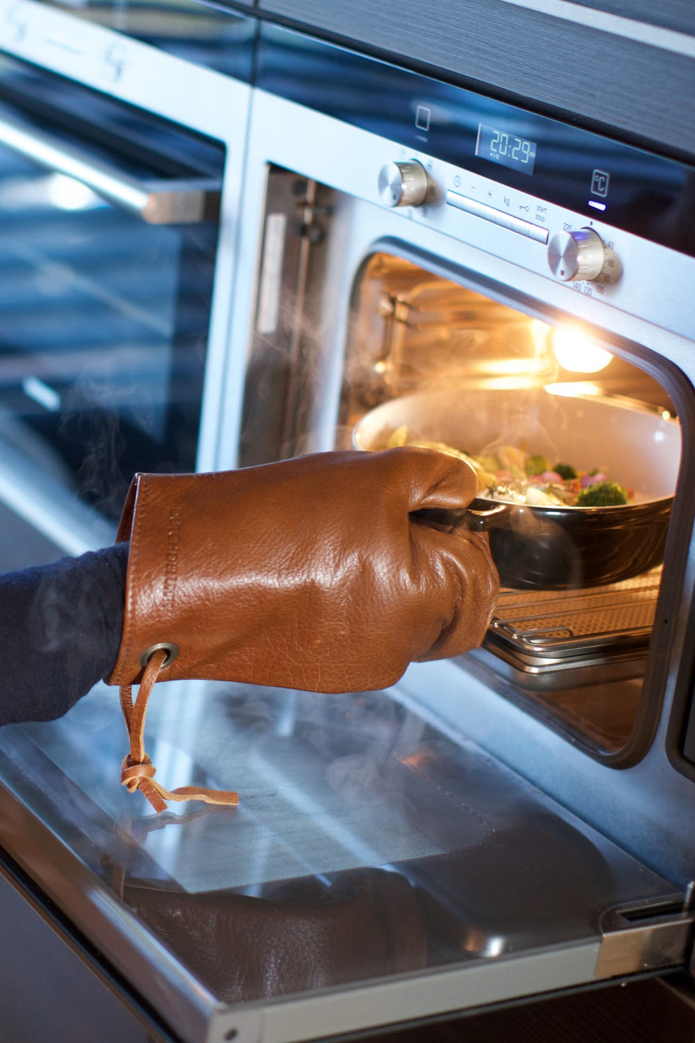 Dutchdeluxes - Oven mitt - (Full-grain) leather - Vintage camel - Suitable for barbecue - Incl. gift box