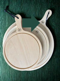 Planche à découper et de présentation 100 % en bois – Ronde – Avec poignée – Compatible lave-vaisselle pour usage HORECA