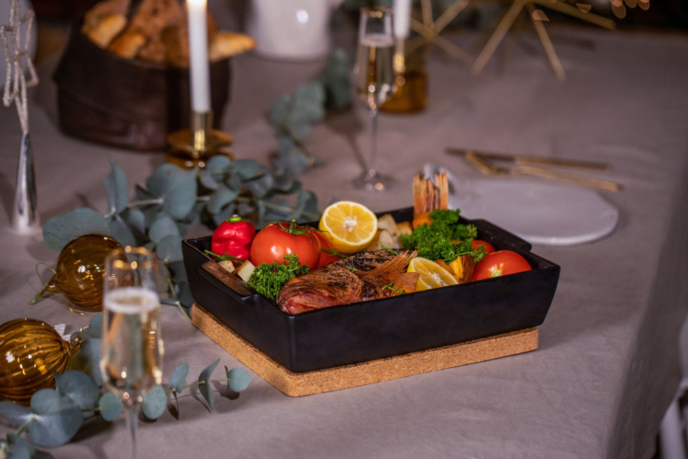 Dutchdeluxes - Luxury - Ceramic - Casserole with lid - Includes cork trivet - Black