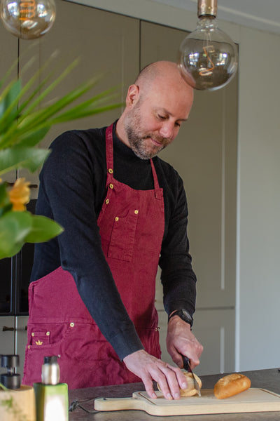 Aprons in denim & canvas with Dirt Repellent Coating