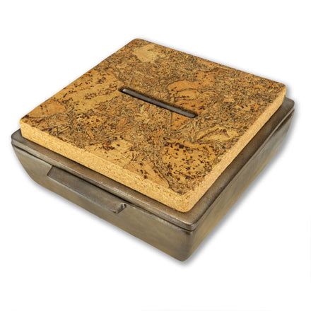 Dutchdeluxes - Handmade - Ceramic - Casserole - With lid - Includes cork trivet - 27x24x10 cm - Platinum